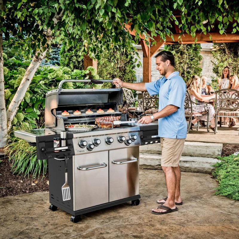 Broil King Regal™ S 590 Pro Infrared Freestanding Gas Grill