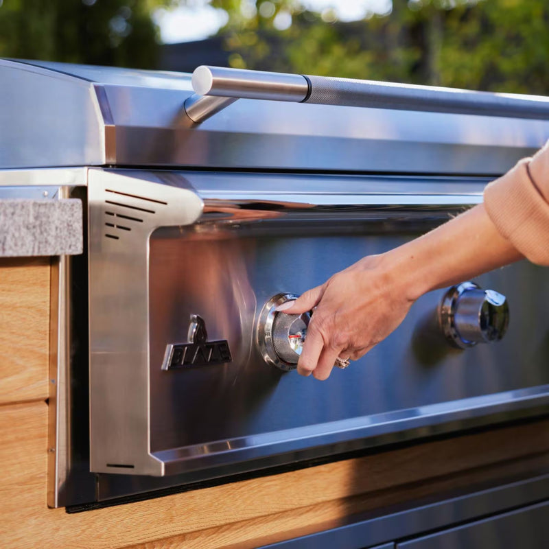 Blaze LTE PRO 40-Inch Built-in Gas Griddle w/ Digital Temperature Screen & Lift-Assist Lid | GW STORE