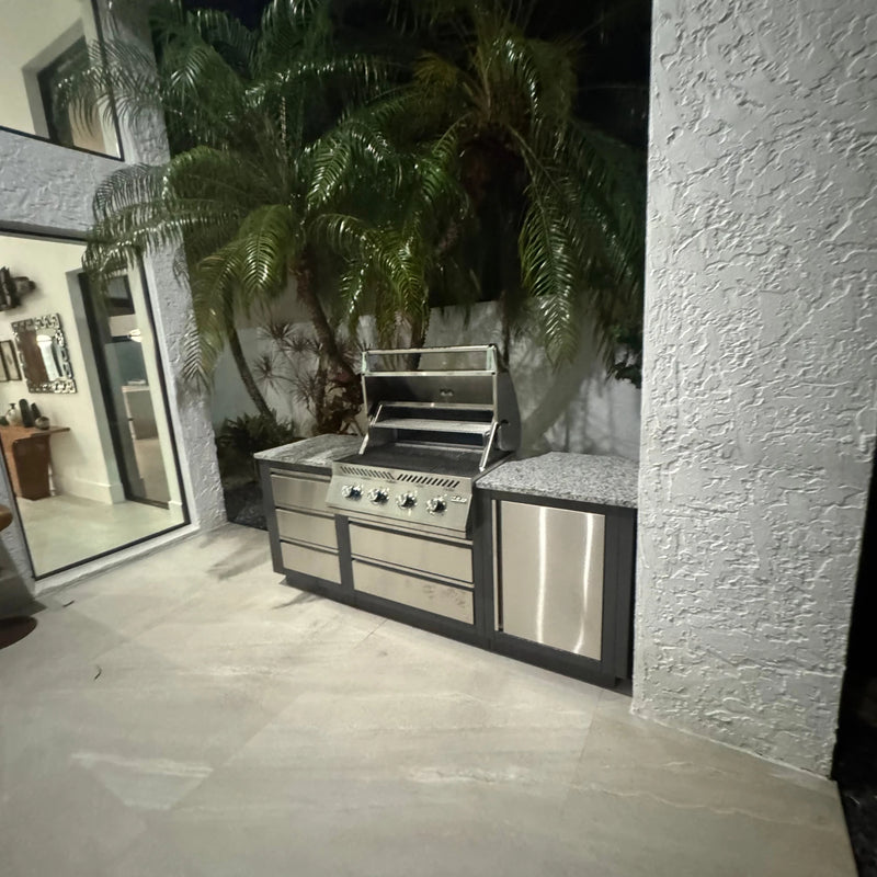 Napoleon Oasis 100 Outdoor Kitchen Island w/ Built-in 500 Series 32 Propane Grill  & Valet Gray Granite Countertop